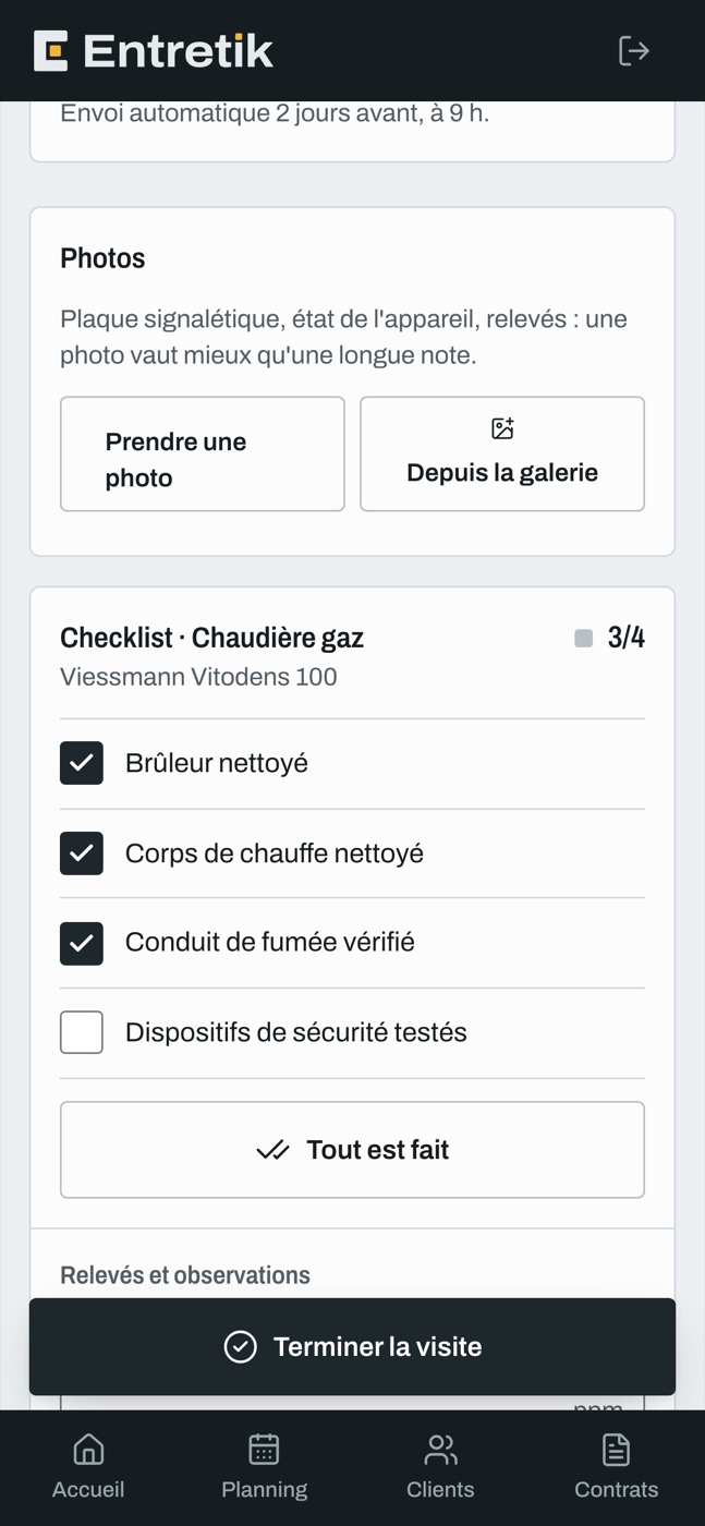 Une visite sur le téléphone du technicien : checklist d'une pompe à chaleur